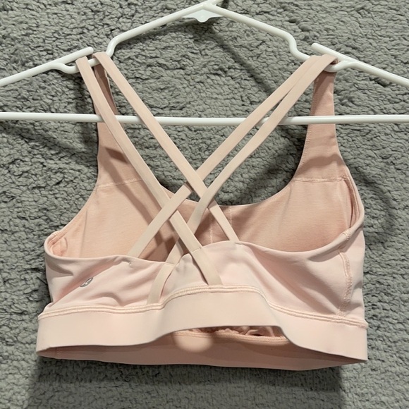 Lululemon Energy Bra
Neutral Blush size 6 - Picture 4 of 6